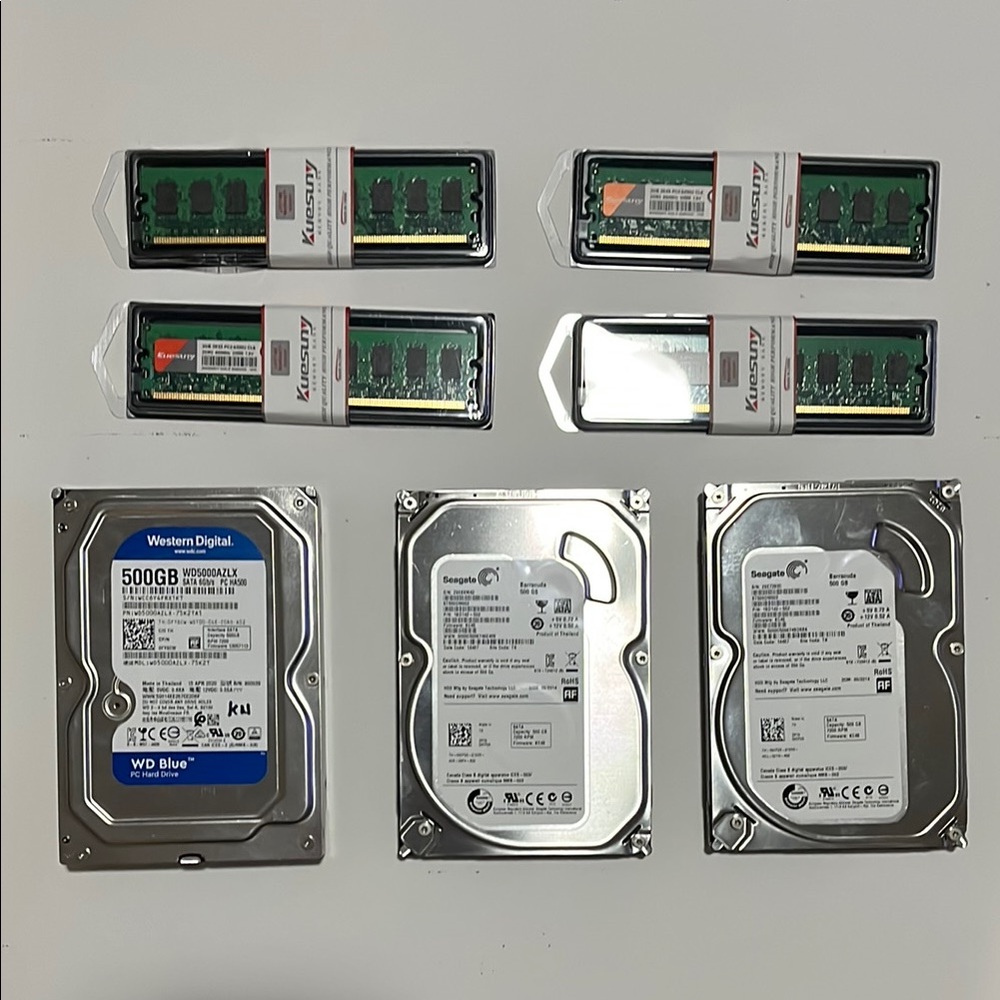 500GB Western Digital PC HD, 2 Seagate Barracuda 500 GB HDs, 4 Kuesuny 2GB DDR2